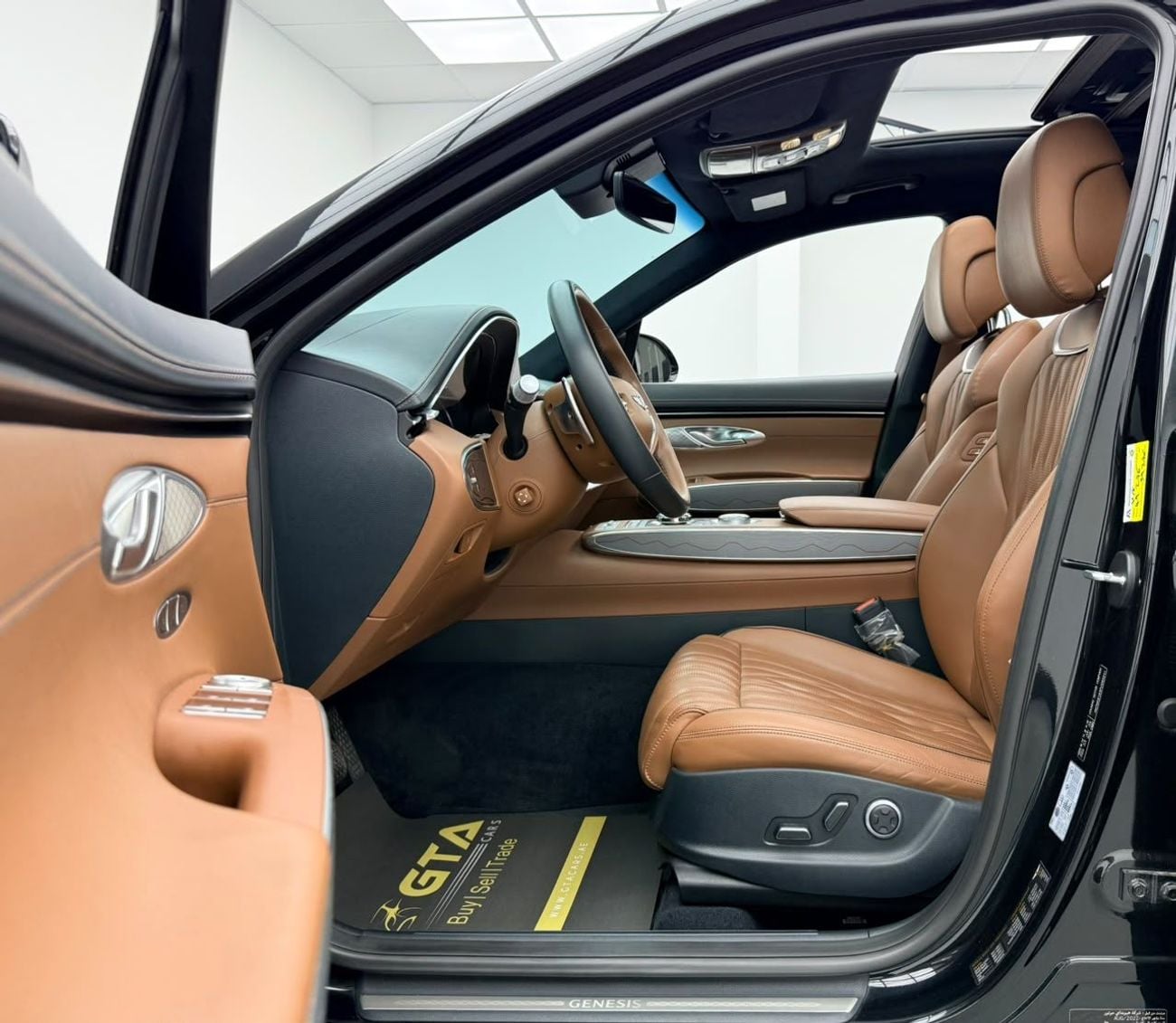 Genesis GV70 PRESTIGE 2023 Genesis GV70 Platinum Sport, 1 Year Unlimited Kilometer Warranty, GCC Specs.