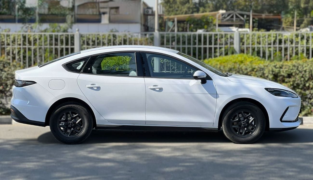 بي واي دي سيل 05 DM-i BYD Seal 05 DM-i (PHEV)-1.5L-Model: 2025 (Warranty 5Years)