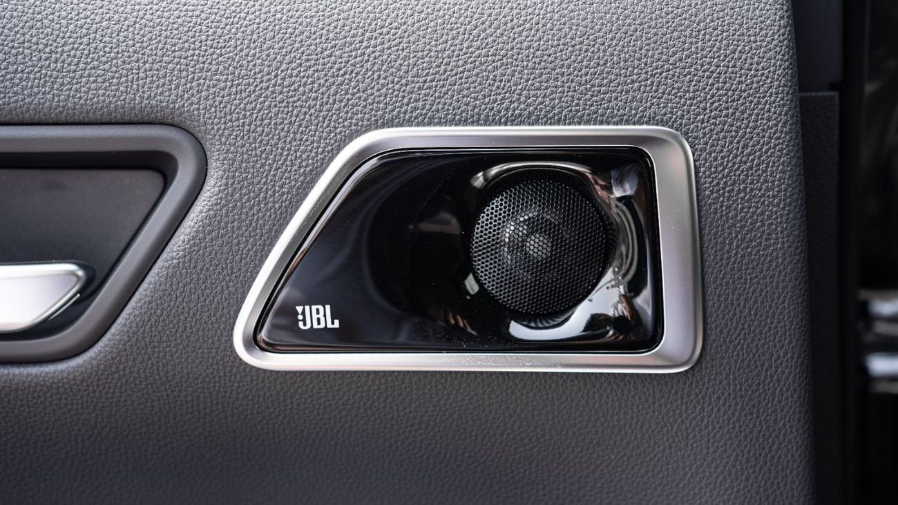 Toyota Land Cruiser 2026 Toyota Land Cruiser VXR 3.5L AT Hybrid (Black-Red)