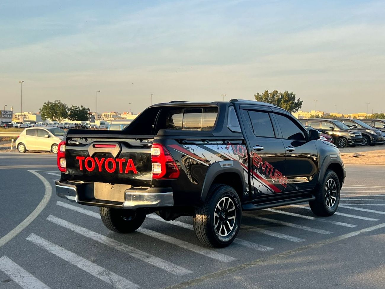 Toyota Hilux 2019 Toyota Hilux GL  Advanture Modified - 2.7L V4 - AWD 4x4- GCC -360* CAM - Push Start - Patrol