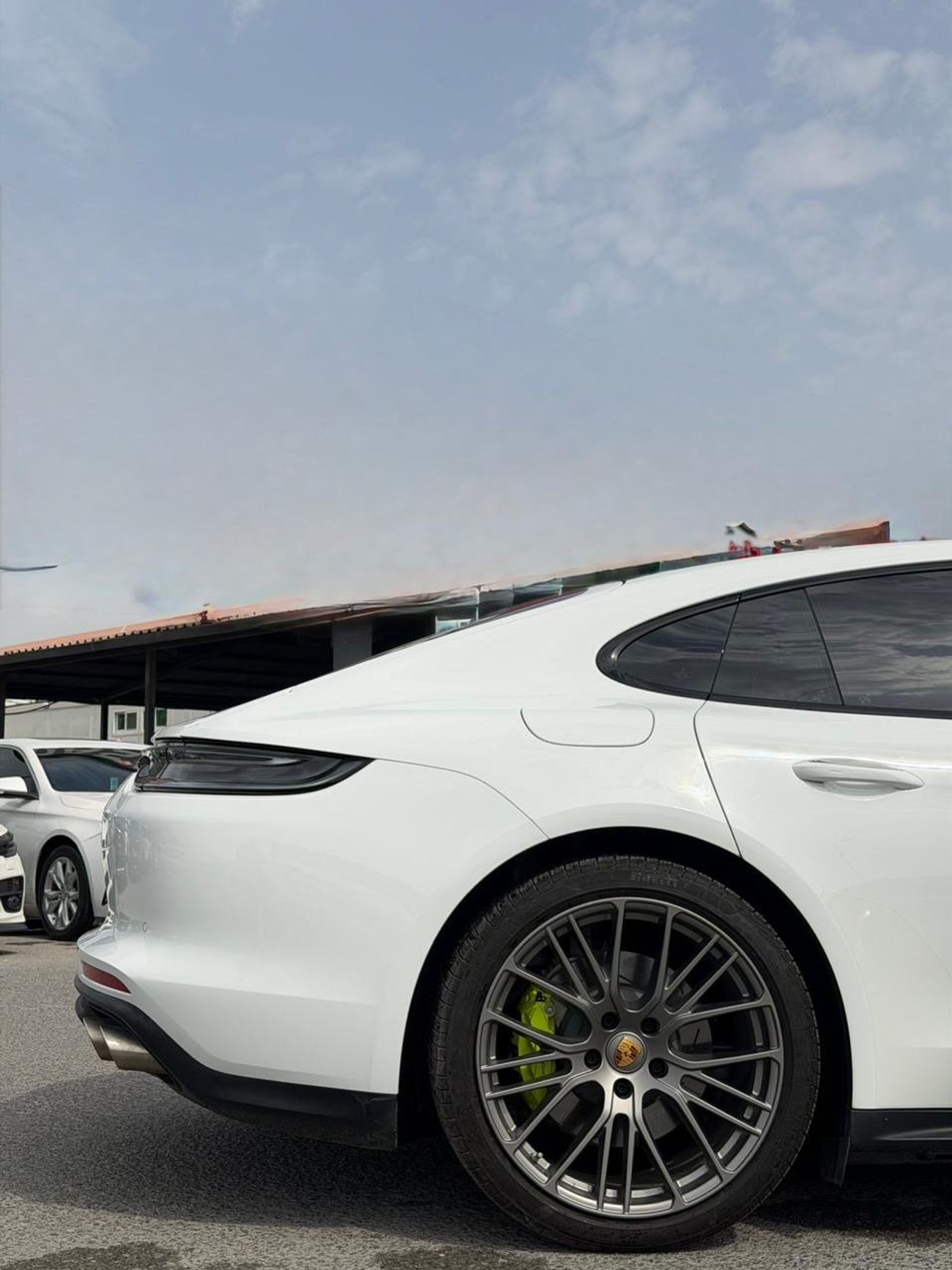 بورش باناميرا Turbo S E-Hybrid Sport Turismo 4.0L (680 HP) RWD
