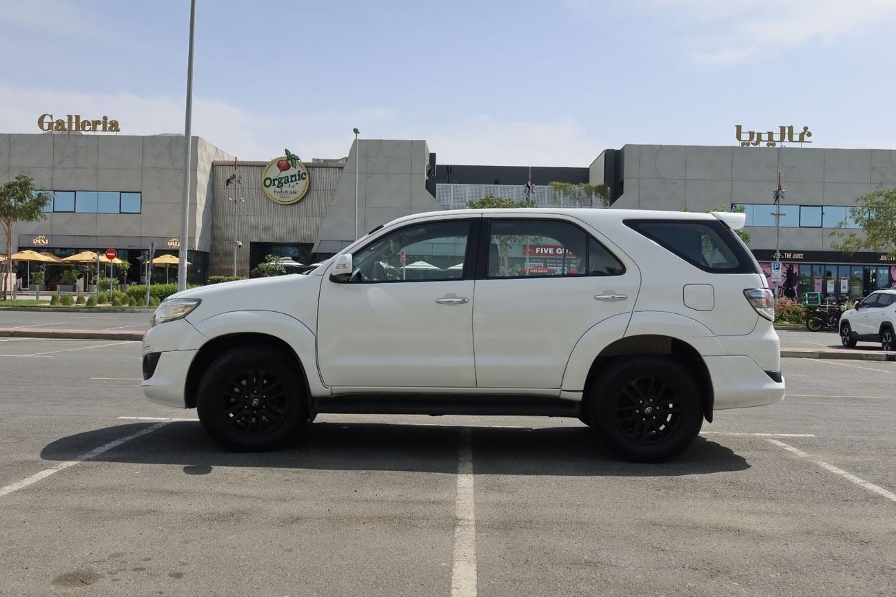 تويوتا فورتونر SR5 2.7L