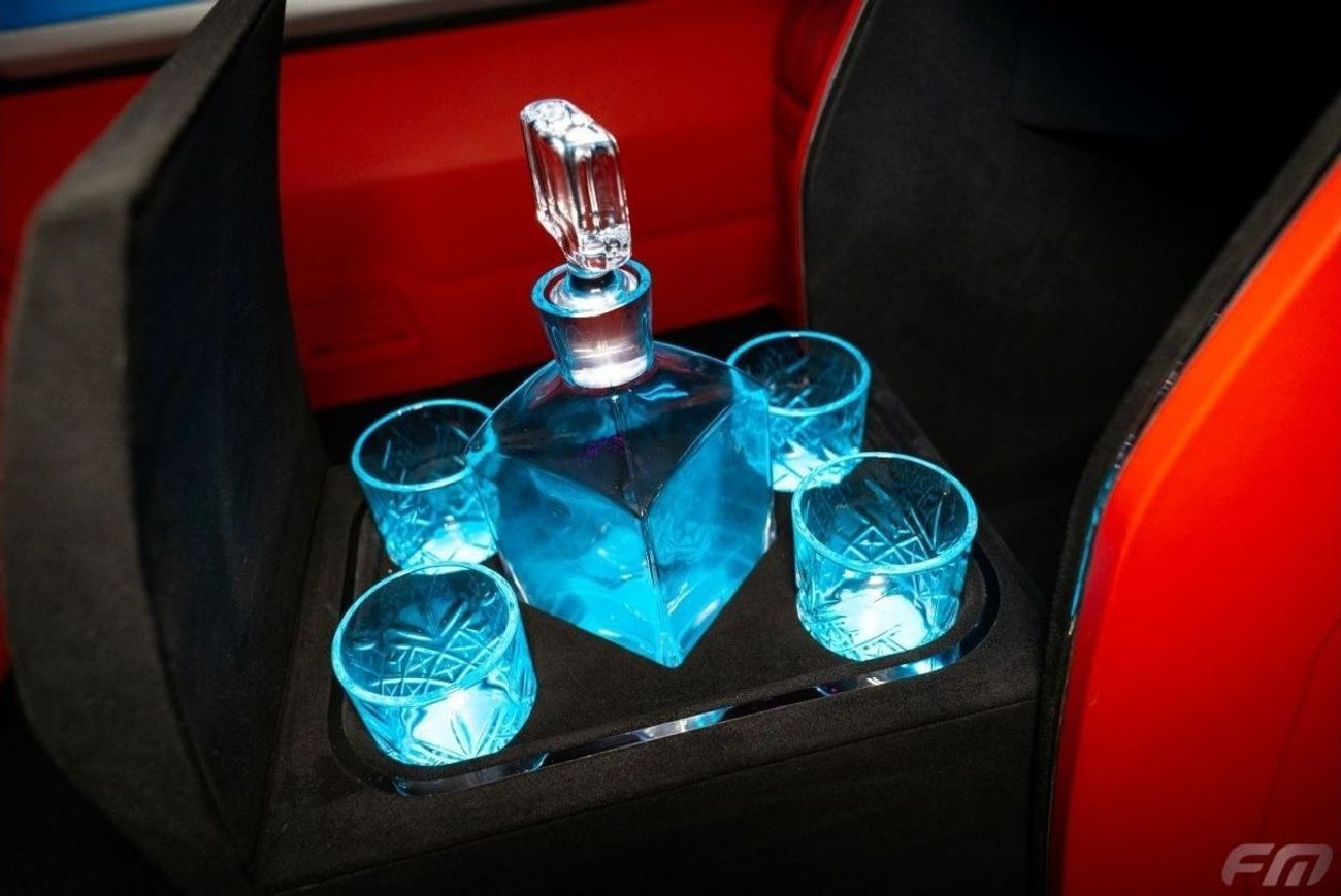 Mercedes-Benz V 250 VIP BUSINESS VAN –  FULL LUXURY OPTION | BRAND NEW | GCC | 2023