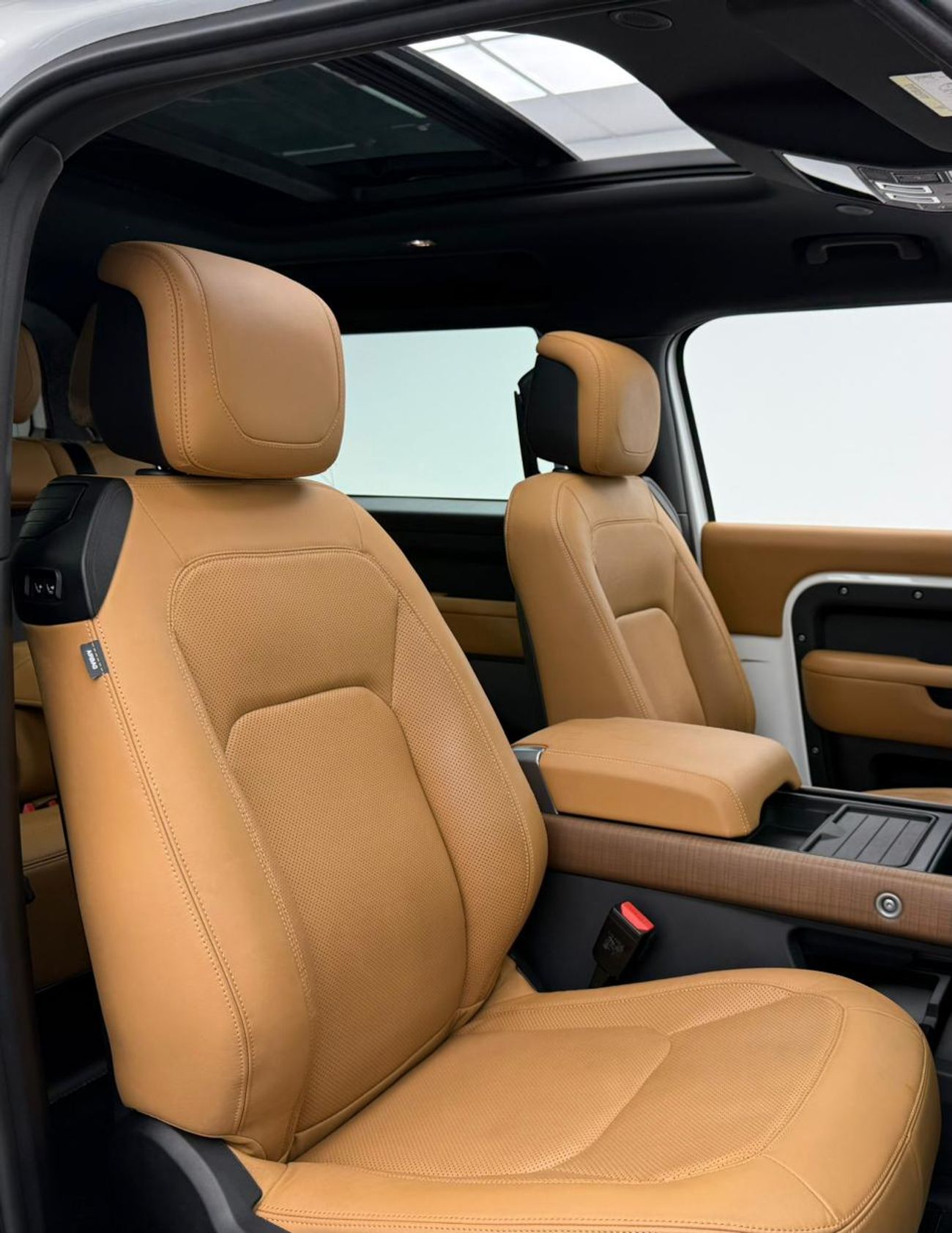 Land Rover Defender P400 90 HSE 3.0L (5 Seater) 2023 Land Rover Defender 90 HSE P400, 2027 LR Warranty + Service Pack, V