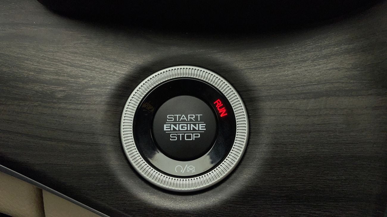 جيب جراند شيروكي LIMITED + 3.6 | بدون دفعة مقدمة | اختبار القيادة في المنزل