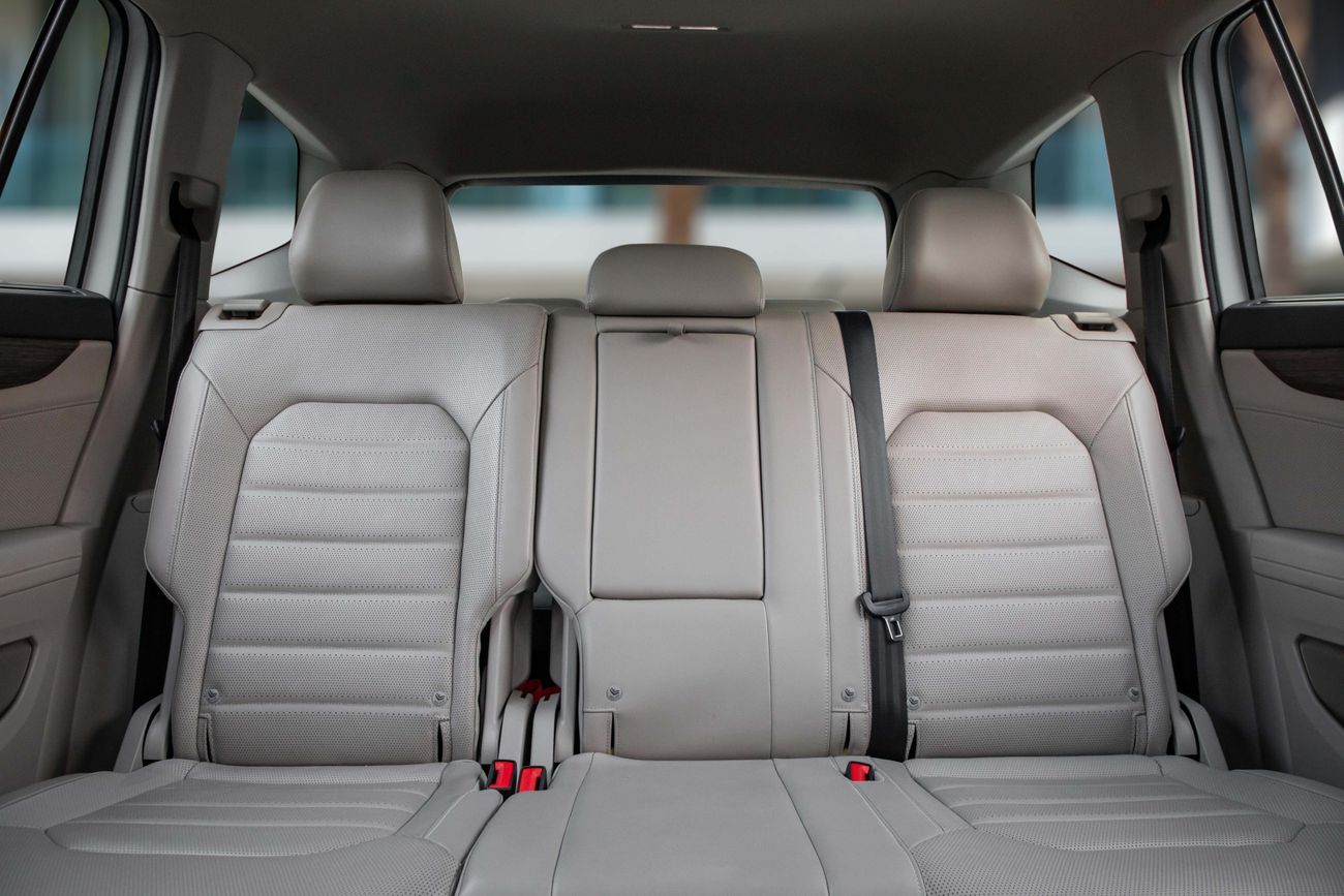 Volkswagen Teramont Teramont Comfortline | 2,938 P.M | 0% Downpayment | Excellent Condition!