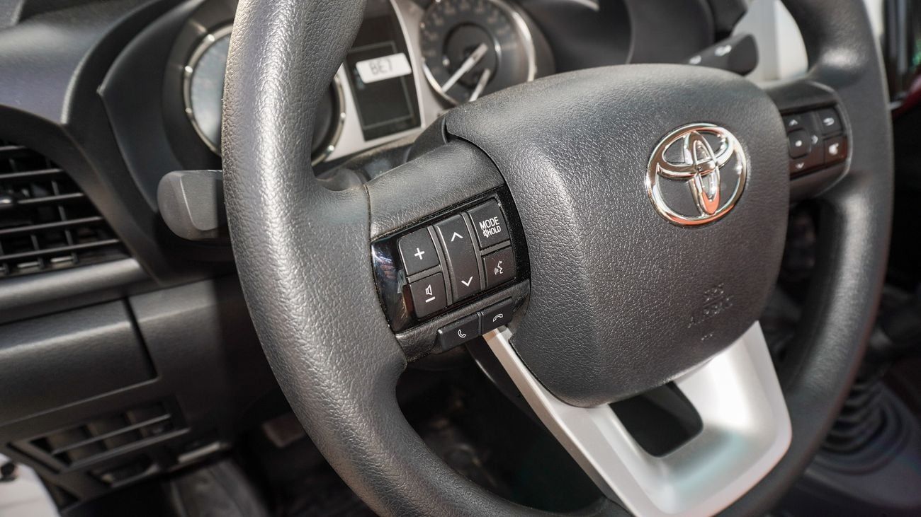 Toyota Hilux 2.7L Single Cabin M/T