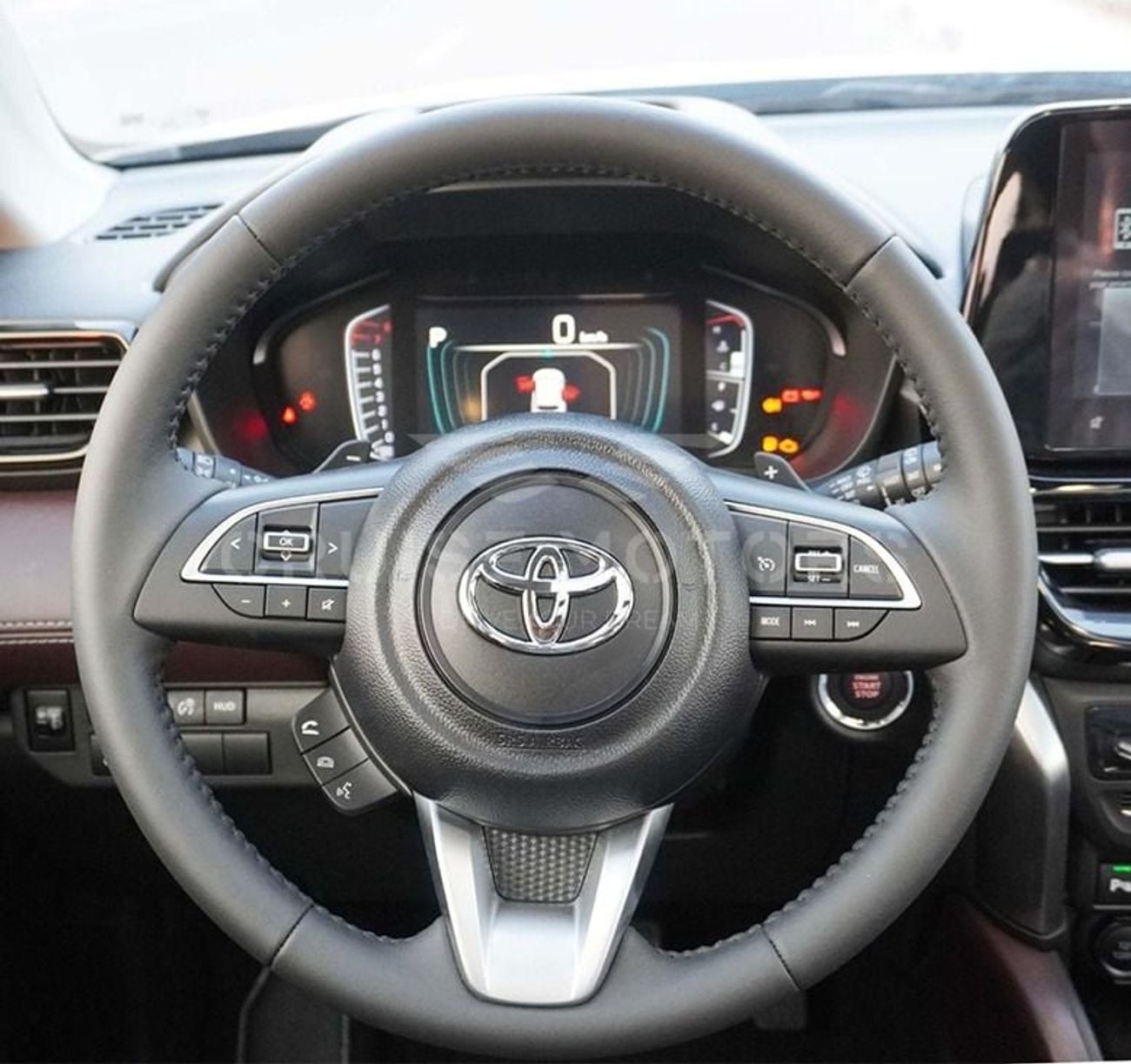 تويوتا أوربان كروزر Urban Cruiser GLX . 1.5 . Automatic . Petrol . SUV/Crossover . Front Wheel Drive . 5 Seats . 5 Doors