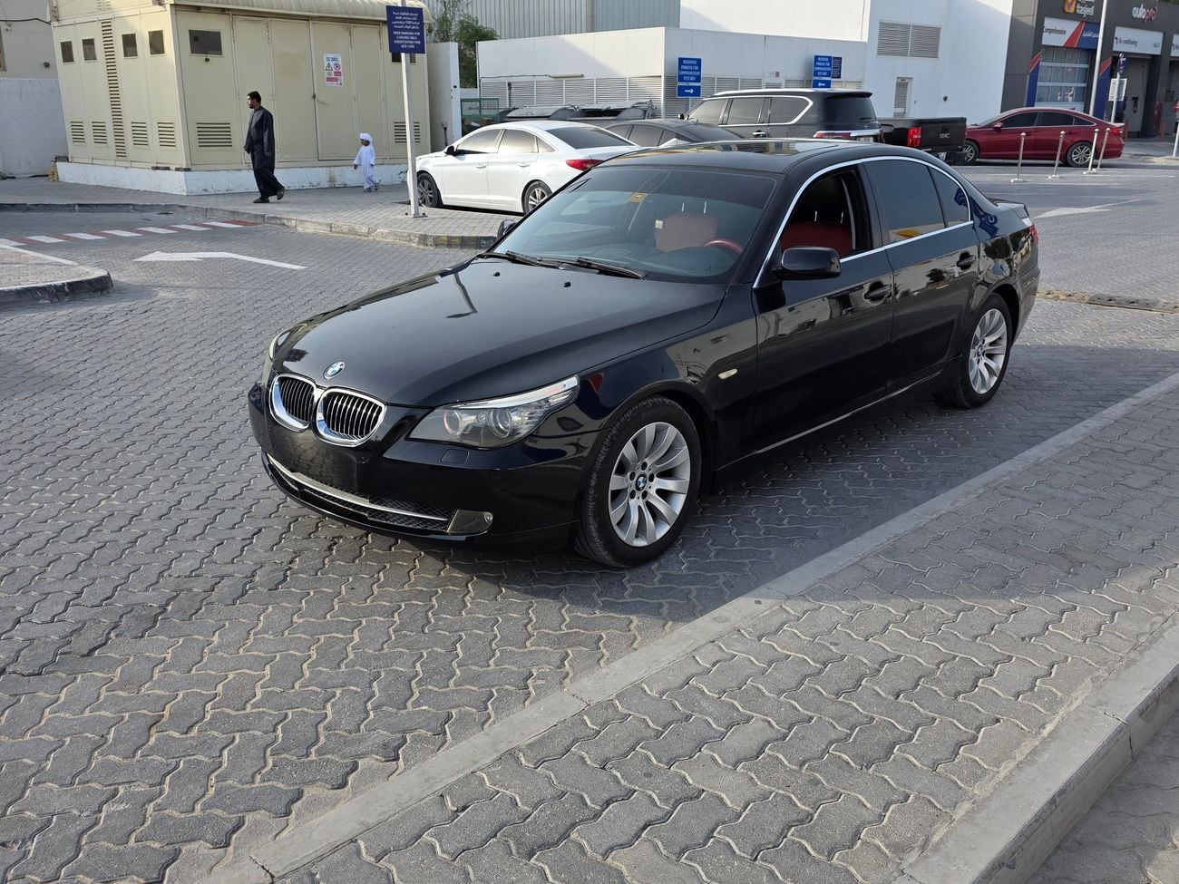BMW 523i