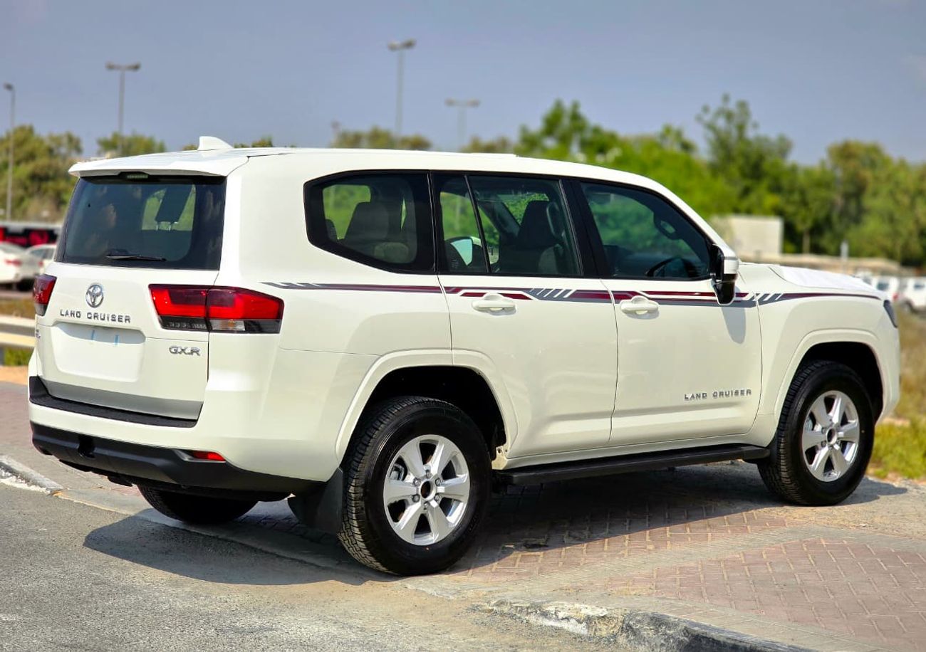 تويوتا لاند كروزر LC300 GXR 3.5 - MID OPTIONS - SUNROOF - 2025 MODEL - WHITE INSIDE BLACK - GCC SPECS
