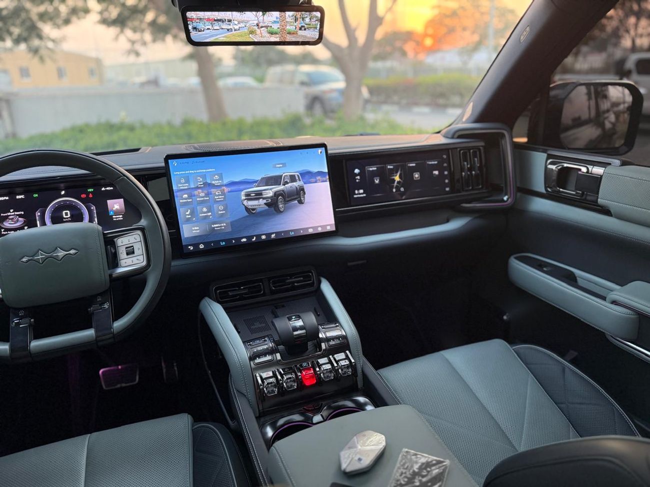 BYD Leopard 5 Leopard 5, 2025 model, 2 differential locks, three screens, refrigerator with heater, five-year EVS 