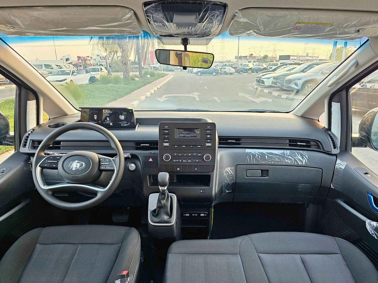 هيونداي ستاريا 3.5L V6  PETROL A/T / PUSH START / COMFORT 11 SEATER (CODE # 68029)