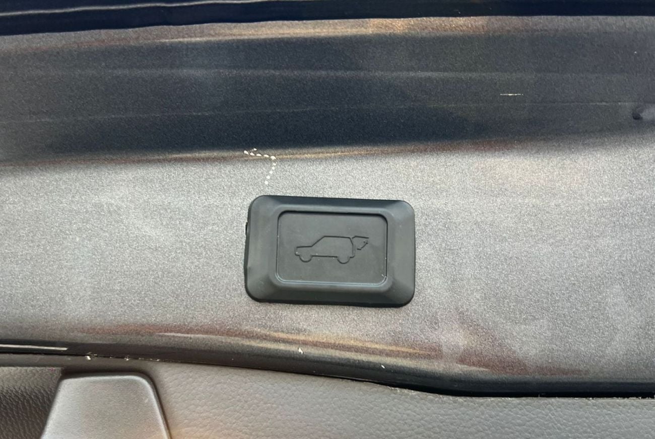 تويوتا راف ٤ XLE 2023 Toyota RAV4 Full Option - 2.5 V4 - Big Screen & Radar Sensor - Trunk Auto Push Star