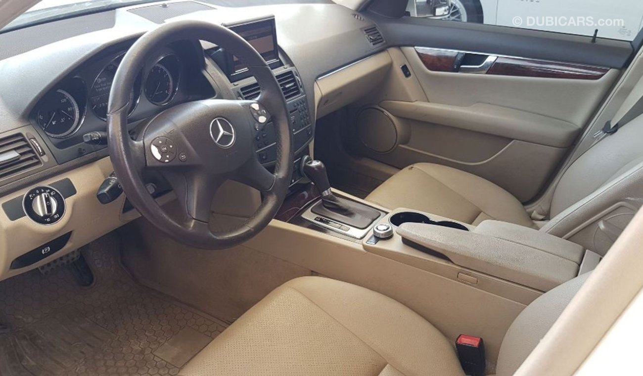 مرسيدس بنز C 300 موديل 2010 بدي كت AMG 2014 بحالة ممتازة