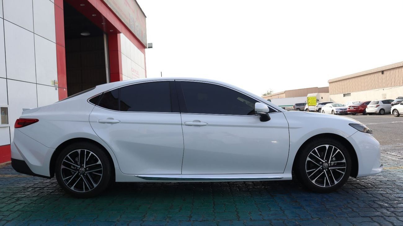 تويوتا كامري GLE 2.5L