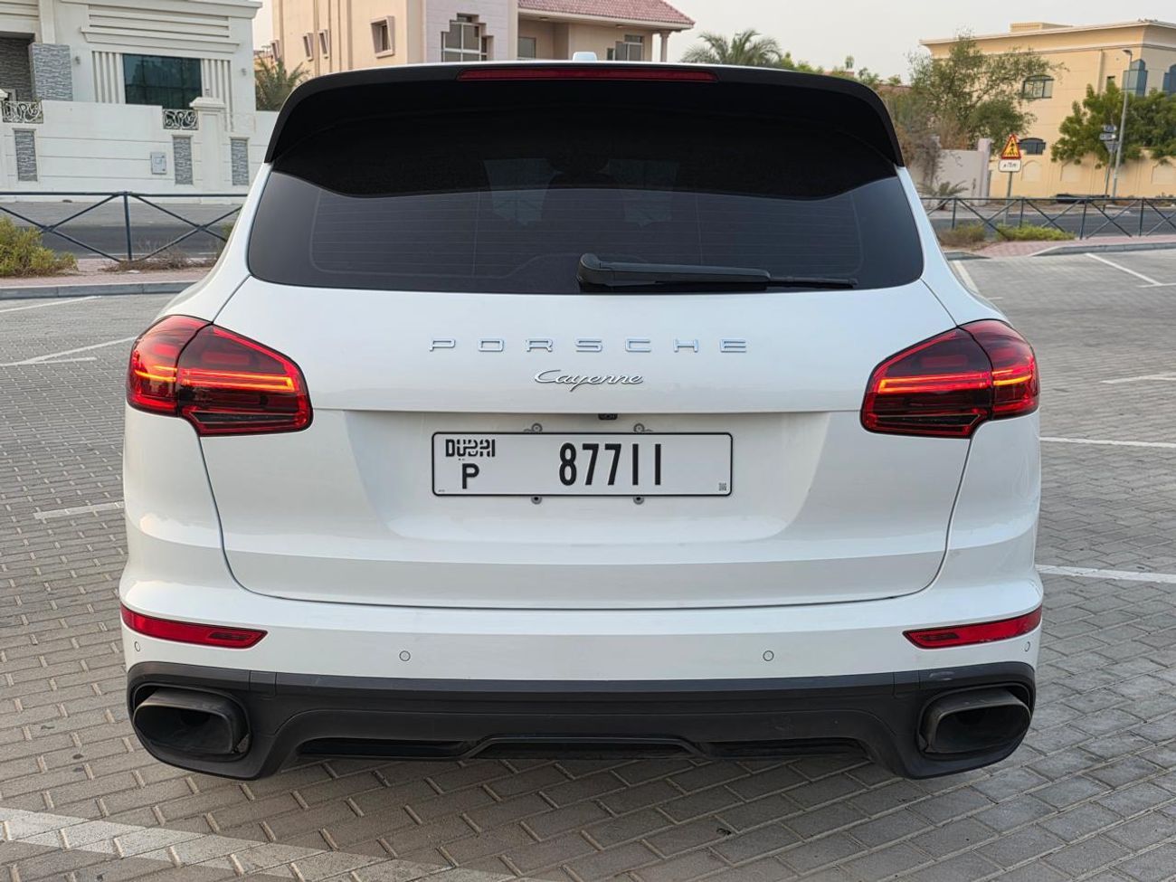 Porsche Cayenne Std 3.0L (335 HP) 3.0L (335 HP) PORSCHE CAYENNE 2018 PLATINUM EDITION