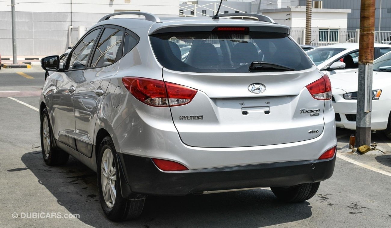 Hyundai Tucson Hyundai Tucson 2014, silver, car without any dye, without any accidents, excellent condition, inside