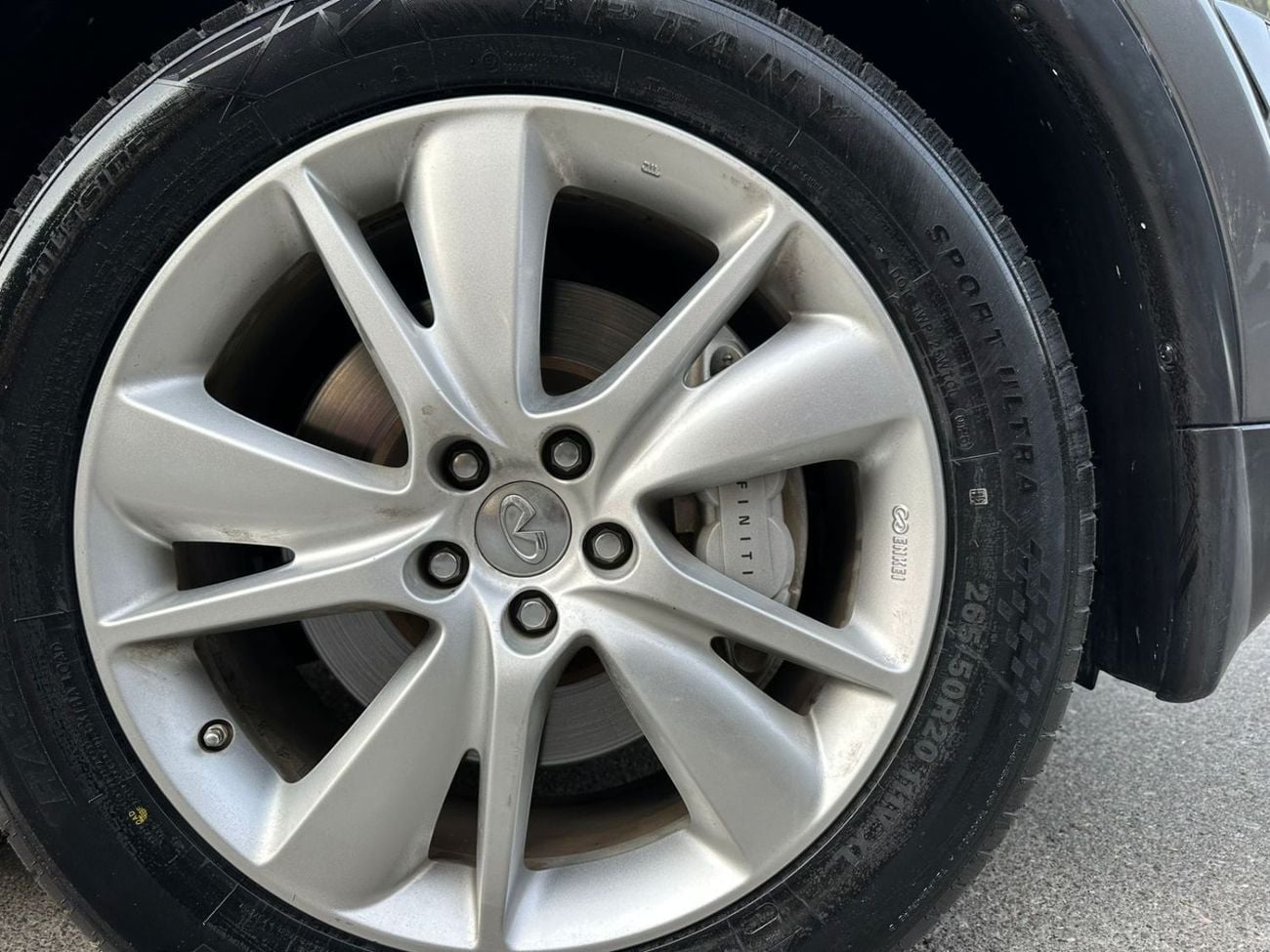 إنفينيتي QX70