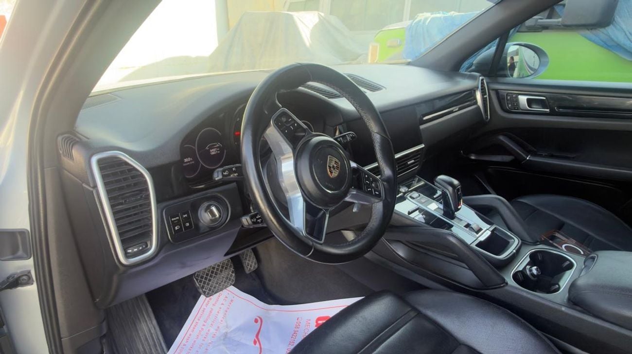 Porsche Cayenne S 2.9L (440 HP)