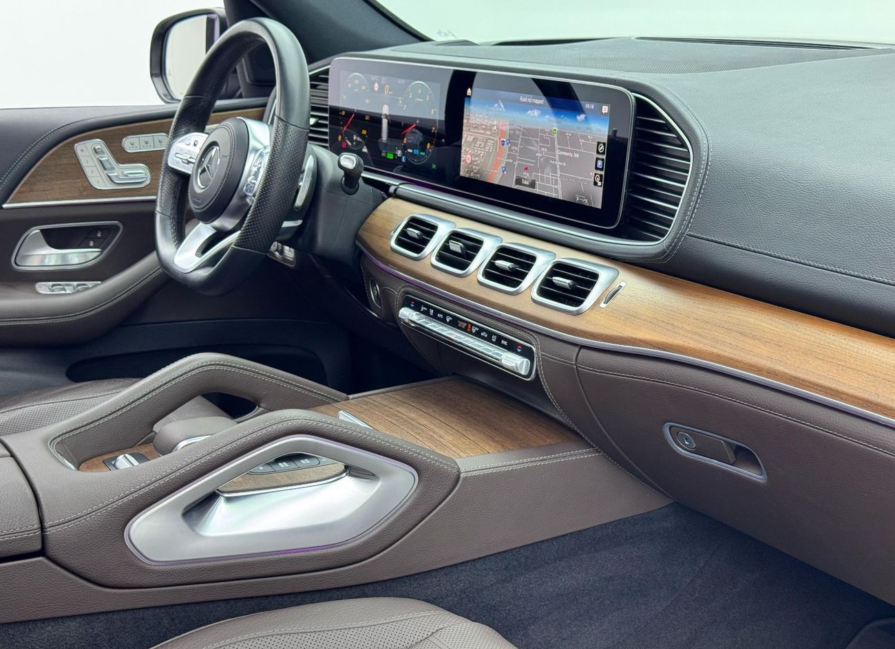 مرسيدس بنز GLS 450 4MATIC 2022 Mercedes Benz GLS 450 AMG 4MATIC, Warranty, Full Mercedes Service History, 7 Seater, GCC