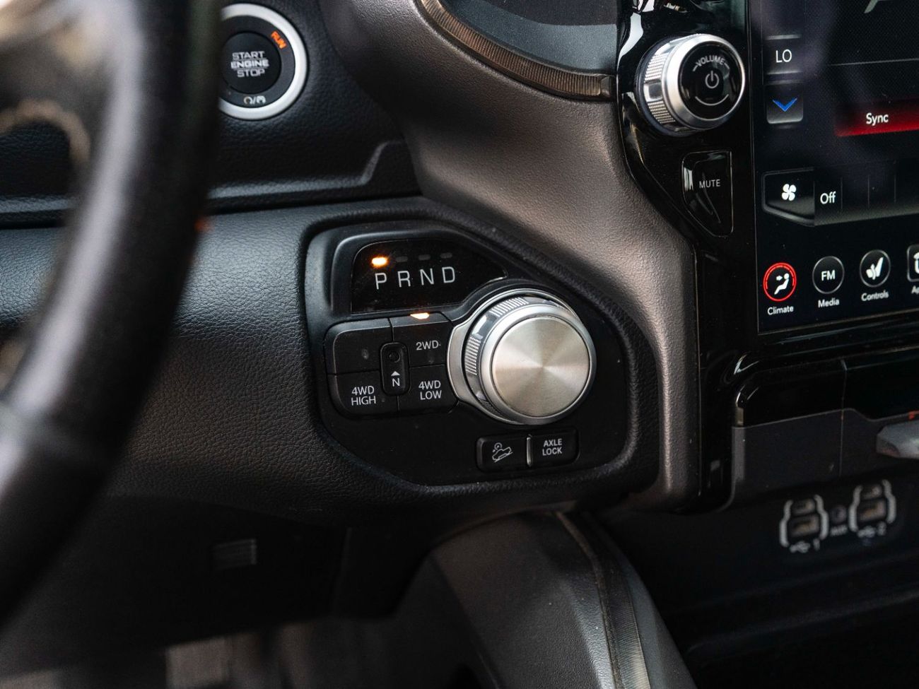 رام 1500 Bighorn Crew Cab 5.7L