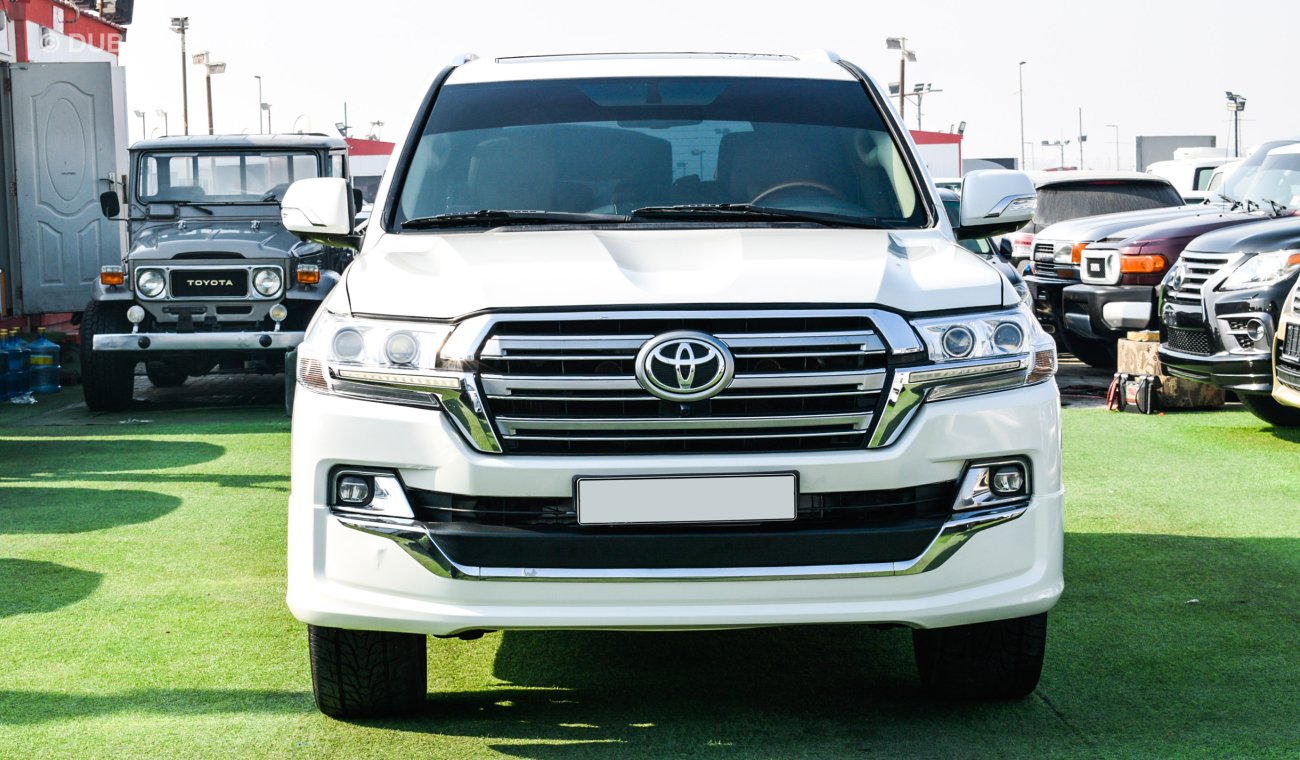 Toyota Land Cruiser VXR V8 5.7 Facelift 2020