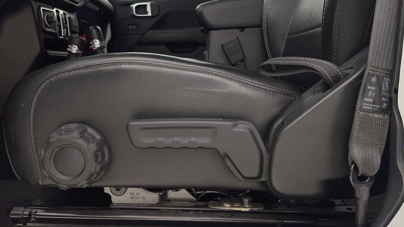 جيب رانجلر UNLIMITED SAHARA 3.6 | بدون دفعة مقدمة | اختبار القيادة في المنزل