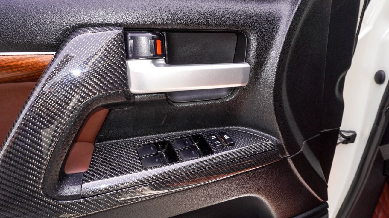 Toyota Land Cruiser VXR 5.7 L V8 with 2024 Body Kit