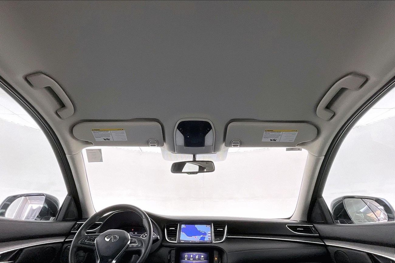 إنفينيتي QX50 Luxe | عرض العيد الحصري | خالية من أضرار الفيضانات