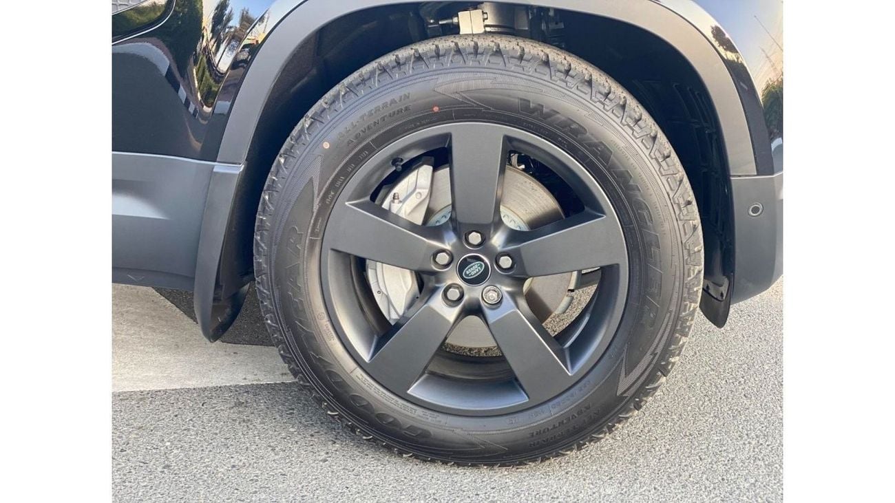 Land Rover Defender HSE 110 BRAND NEW GCC SPEC UNDER WARRANTY AND SERVICE