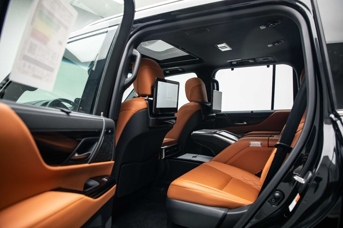 لكزس LX 700h VIP 3.5L - Graphite Black Inside VIP Sun Flair | Export Only