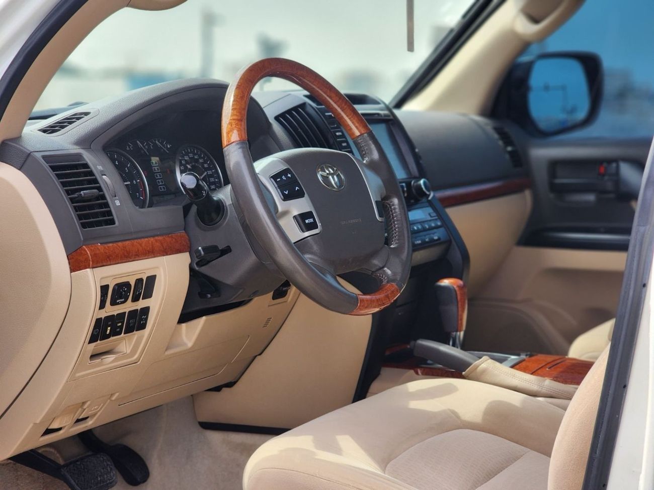 Toyota Land Cruiser GXR 4.6L