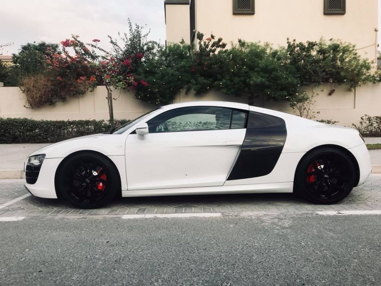 Used Audi R8 V10 2012 for sale in Dubai - 195822