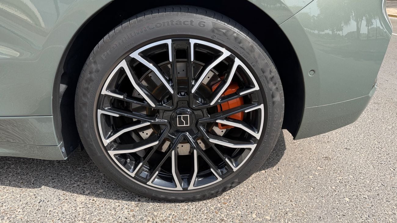 Zeekr 001 Dual Motor Green Color