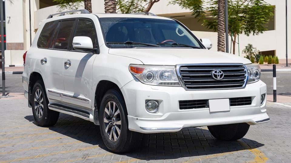 Used 2015 Toyota Land Cruiser GXR for sale in UAE | Verified Second Hand Toyota Land Cruiser GXR Price