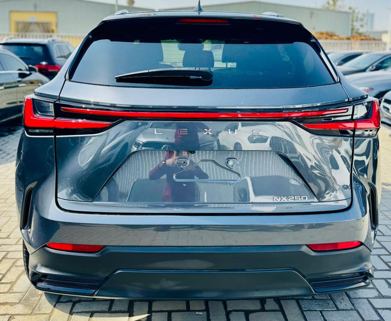 لكزس NX 250