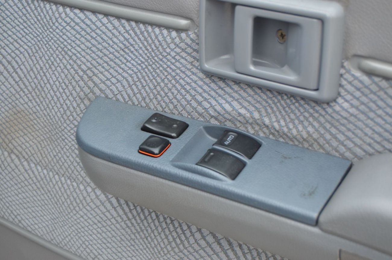 Toyota Land Cruiser Pick Up single cube 4.5 L, perfect inside and outside