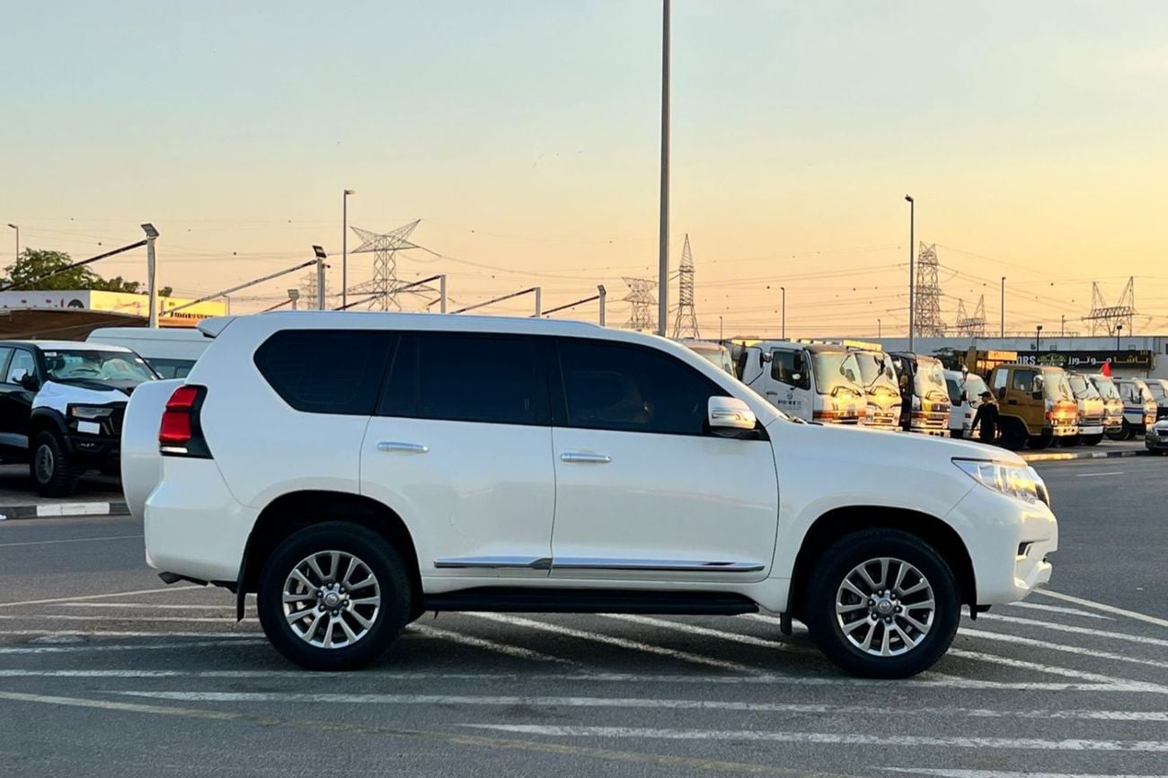 Toyota Prado 2019 Toyota Prado TXL 4.0L V6 Full Options - AWD 4x4  GCC- Electric Seat - Rear CAM & Sensors - Cool