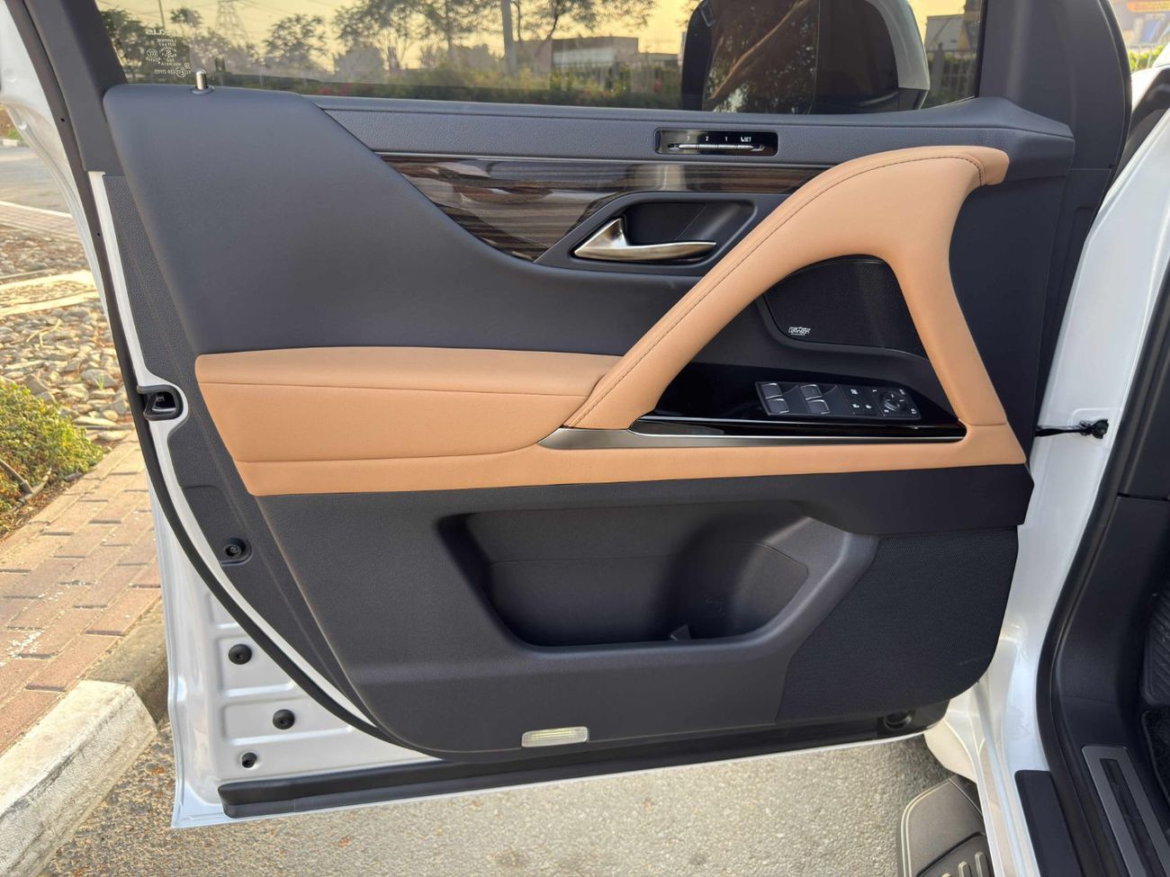 لكزس LX 700h Signature