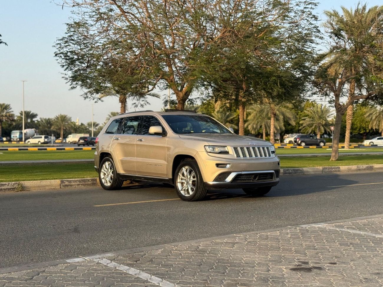 جيب جراند شيروكي Limited 3.6L