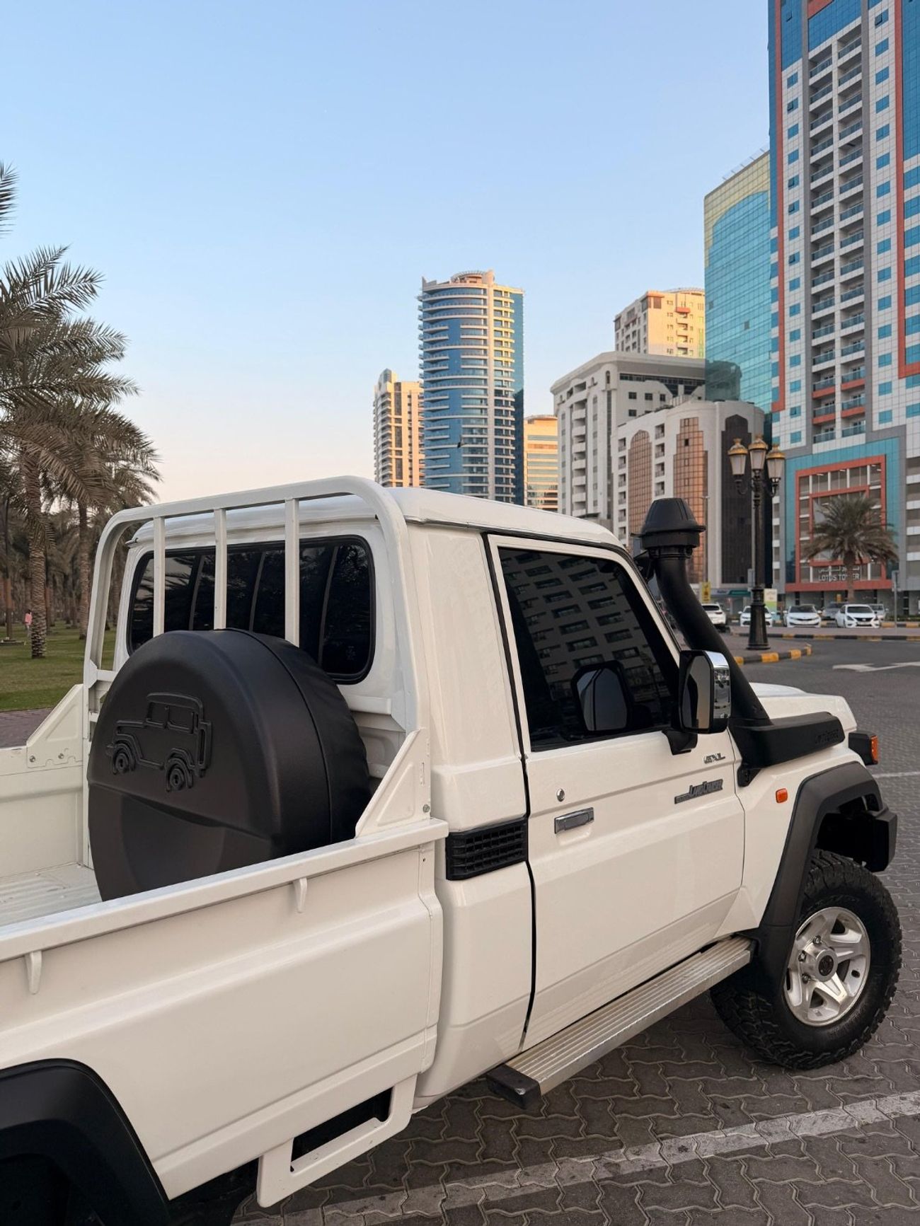 تويوتا لاند كروزر بيك آب GXL V8 Turbo Diesel Right Hand Drive