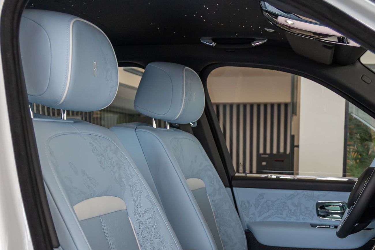 رولز رويس كولينان ROLLS-ROYCE CULLINAN | BLACK BADGE | FULL OPTIONS | BESPOKE SOUND SYSTEM | GCC SPECS | DEALER WARRAN