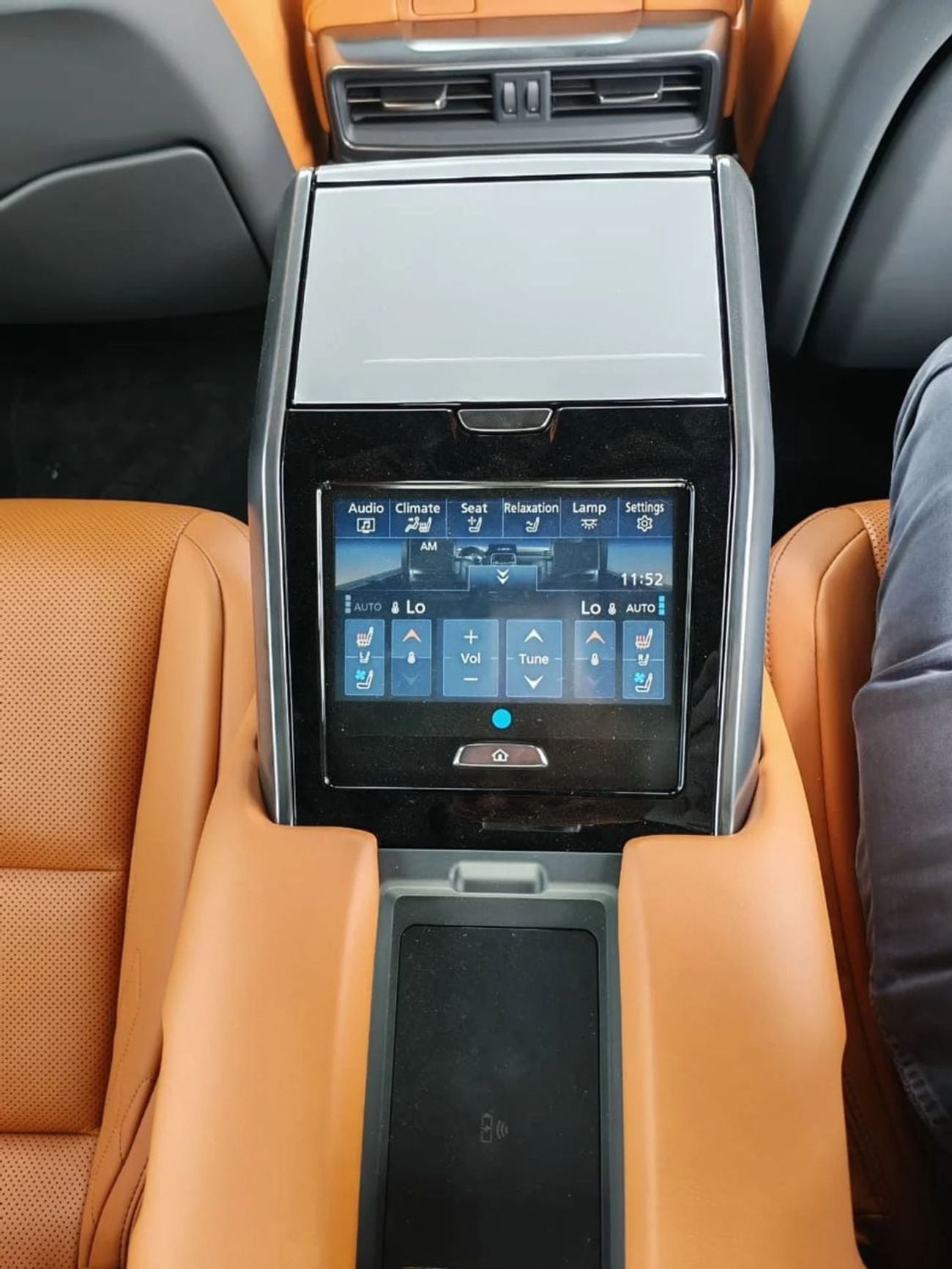 لكزس LX 700h 2026 Lexus LX 700h VIP HEV (4-Seater) 3.5L V6 Twin-Turbo Hybrid