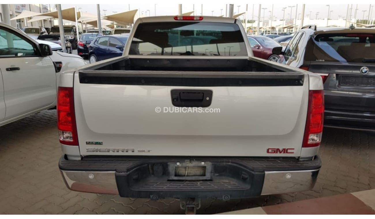 GMC Sierra 2012 model full options Gcc specs car very clean