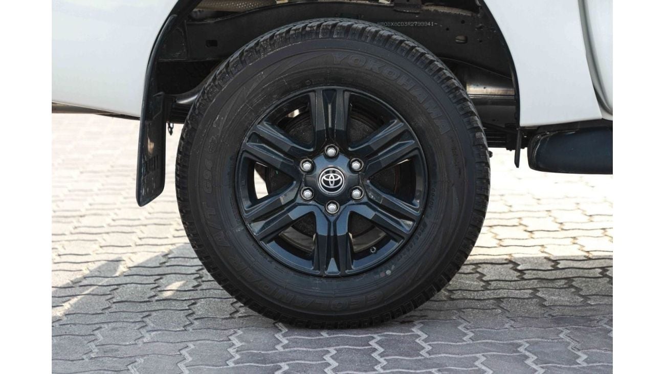 Toyota Hilux 2024 Toyota Hilux 4x4 Double Cab 2.7 GLX - Super White inside Grey | Export Only