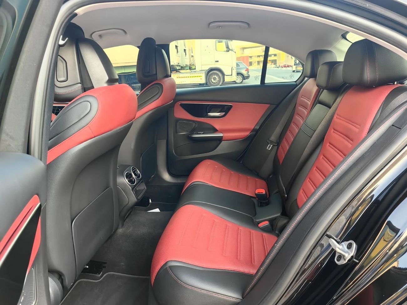 مرسيدس بنز C 200 2.0L | European Specs | low mileage | Mild Hybrid