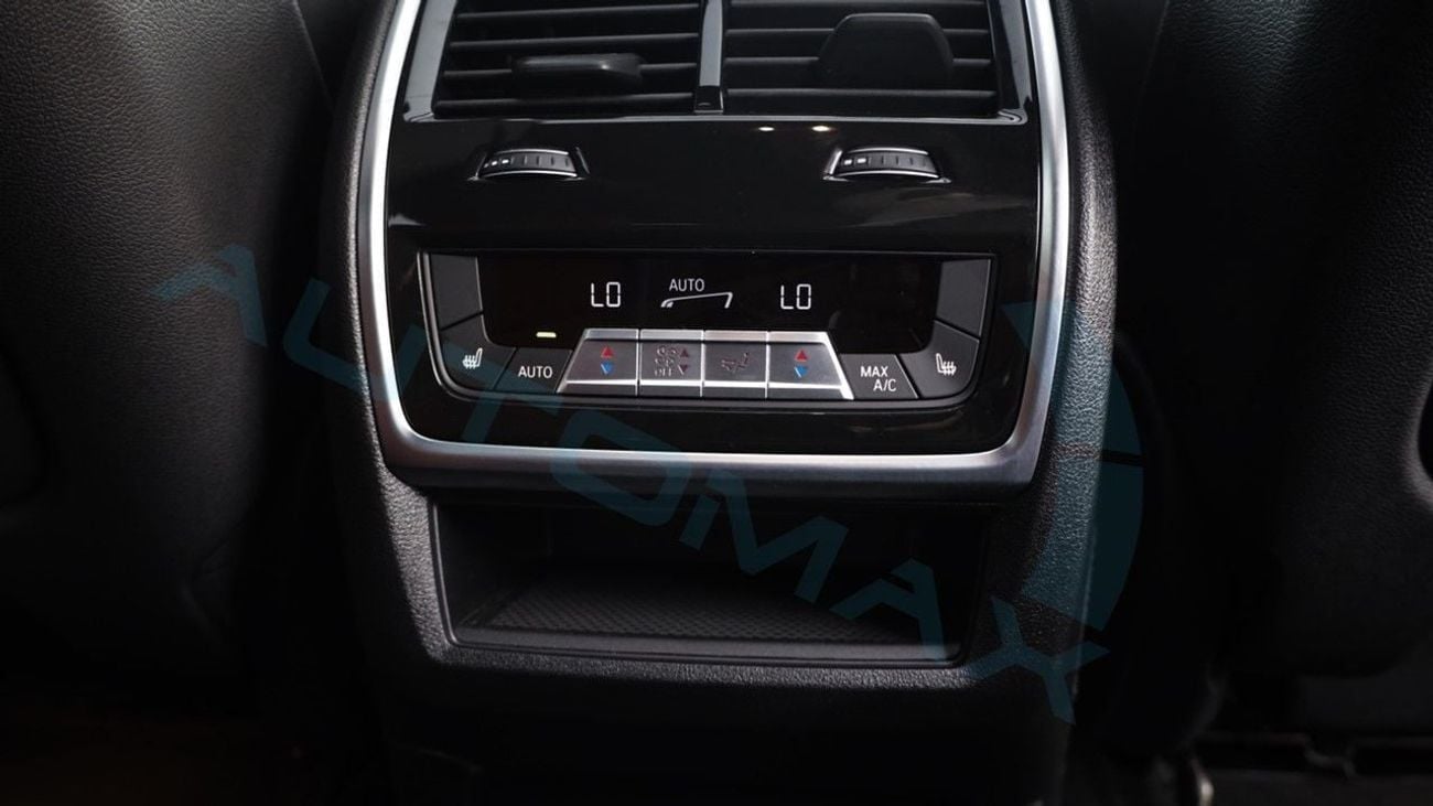 بي أم دبليو X6 XDRIVE 60i M SPORT 4.4L V8 AWD 2025 GCC 7000Km With 5 Years Warranty & Service @Official Dealer