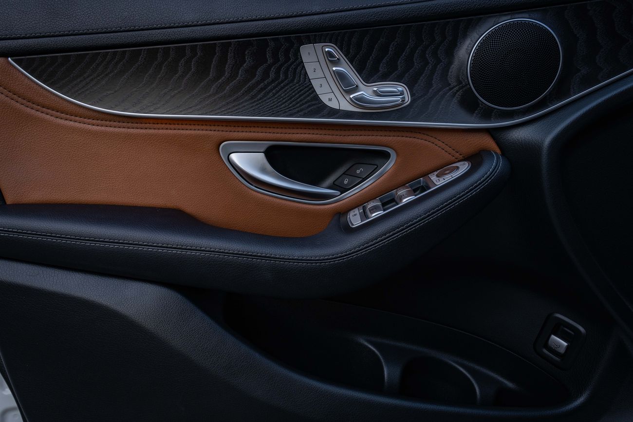 Mercedes-Benz GLC 250 AMG Line | 2,877 P.M  | 0% Downpayment | Excellent Condition!