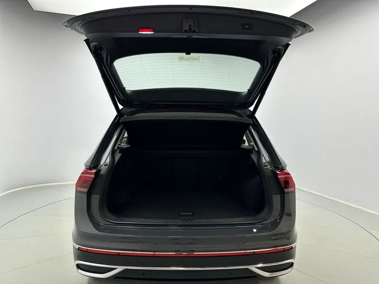Volkswagen Tiguan Tiguan Elegance With Camera 2L (Ref#43379)