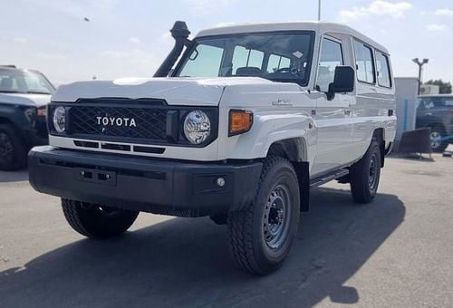 تويوتا لاند كروزر 70 TOYOTA LAND CRUISER LC78 4.0L 3-DOOR M/T MY 2025